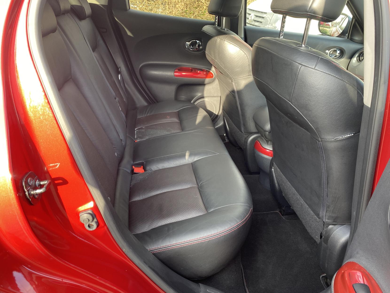 Nissan Juke 1.6 DIG-T Tekna SUV 5dr Petrol Manual Euro 5 (190 ps)