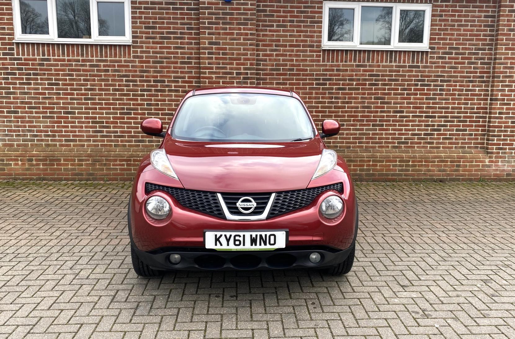 Nissan Juke 1.6 DIG-T Tekna SUV 5dr Petrol Manual Euro 5 (190 ps)