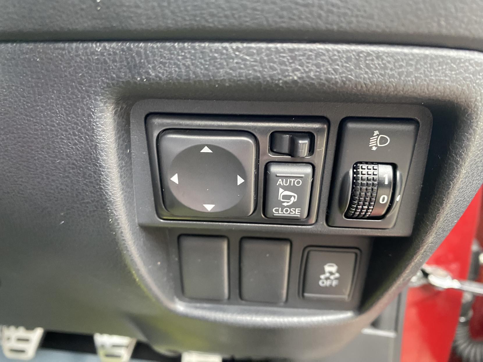 Nissan Juke 1.6 DIG-T Tekna SUV 5dr Petrol Manual Euro 5 (190 ps)