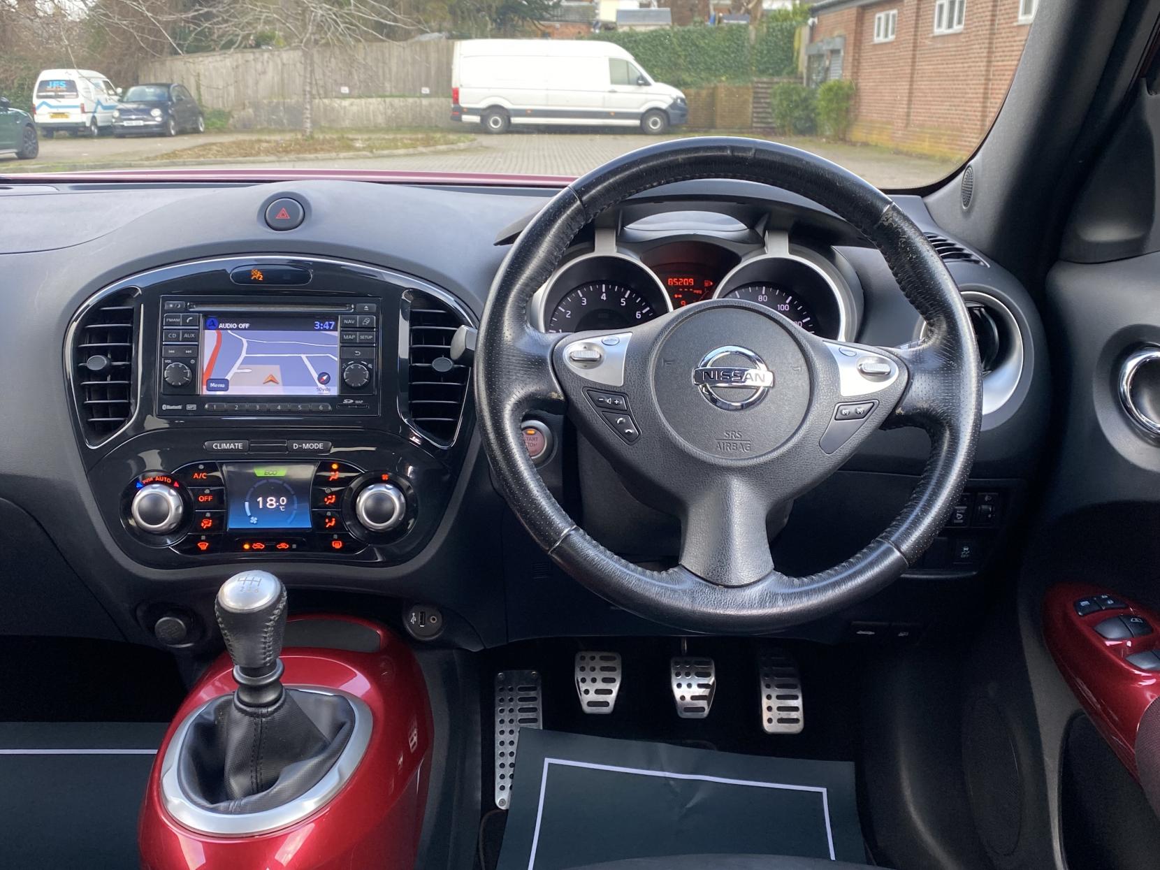 Nissan Juke 1.6 DIG-T Tekna SUV 5dr Petrol Manual Euro 5 (190 ps)