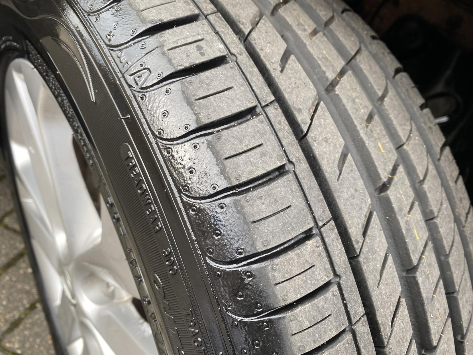 Nissan Juke 1.6 DIG-T Tekna SUV 5dr Petrol Manual Euro 5 (190 ps)