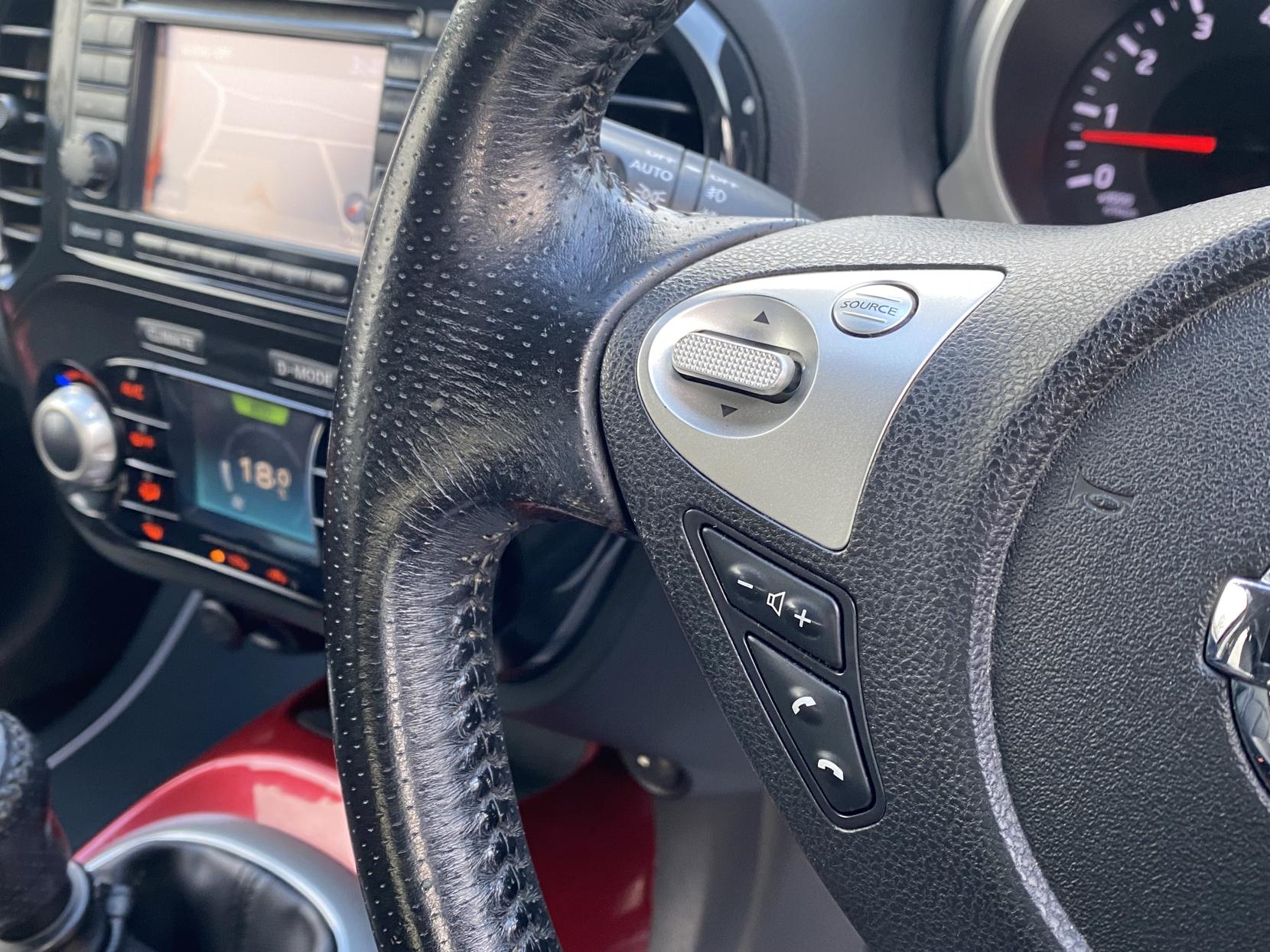 Nissan Juke 1.6 DIG-T Tekna SUV 5dr Petrol Manual Euro 5 (190 ps)