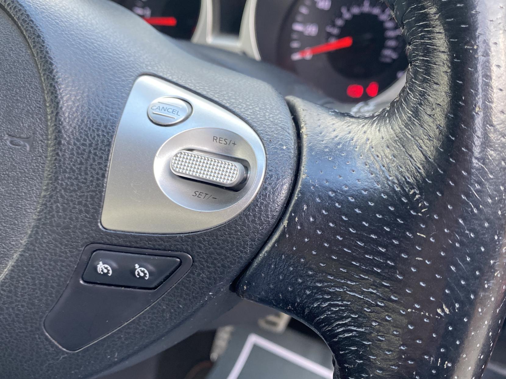 Nissan Juke 1.6 DIG-T Tekna SUV 5dr Petrol Manual Euro 5 (190 ps)