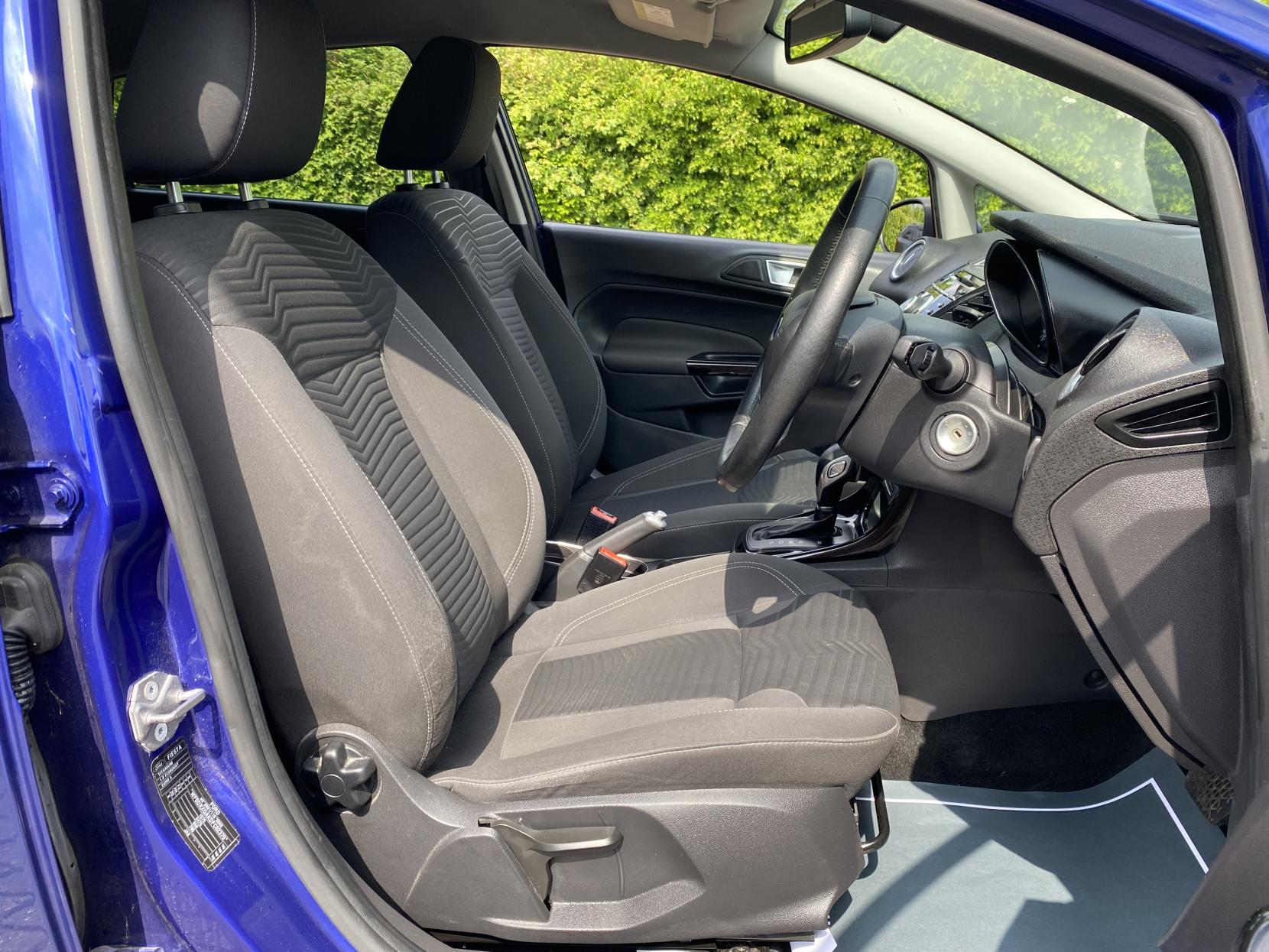 Ford Fiesta 1.0T EcoBoost Titanium Hatchback 5dr Petrol Powershift Euro 5 (100 ps)