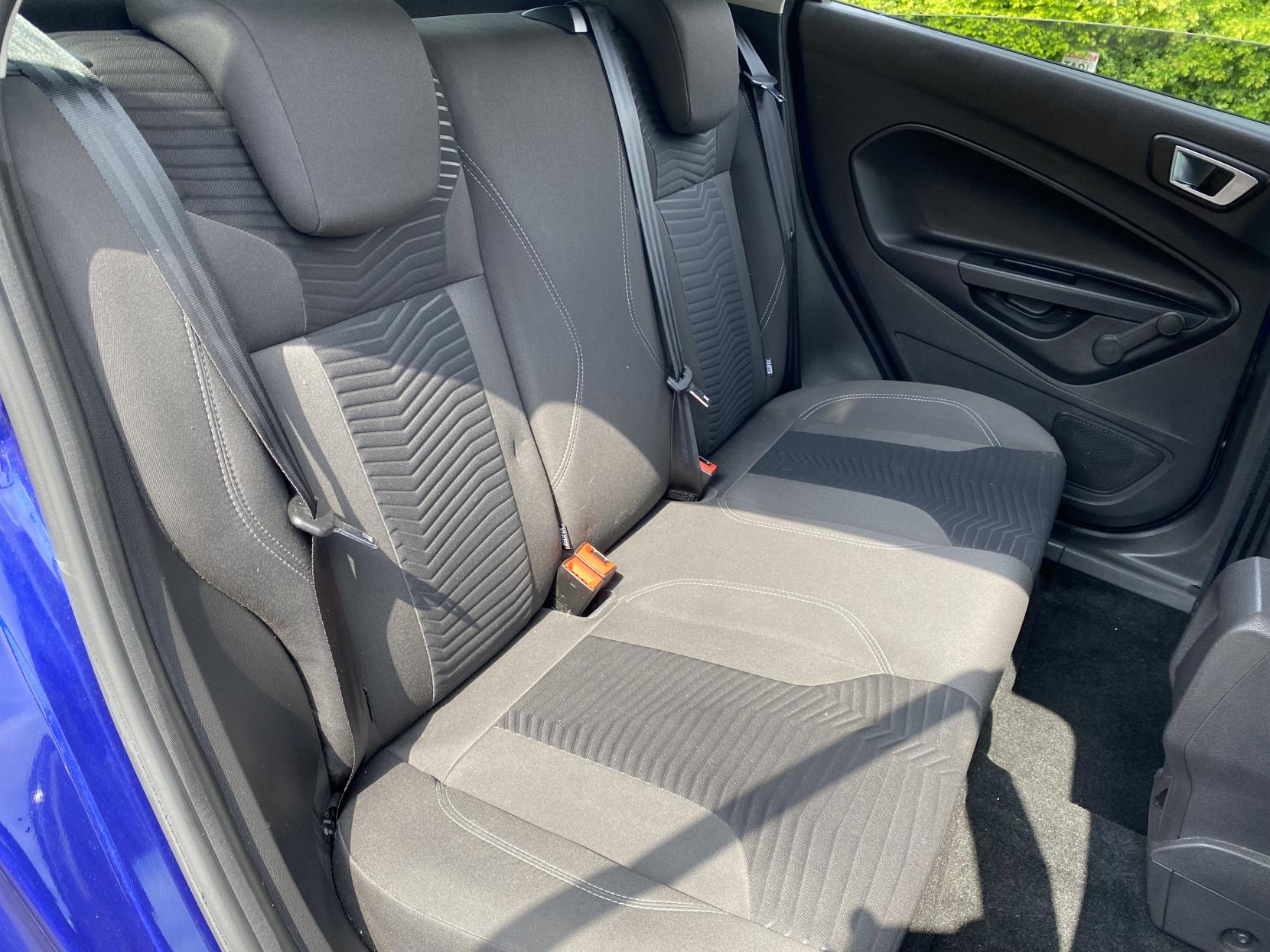 Ford Fiesta 1.0T EcoBoost Titanium Hatchback 5dr Petrol Powershift Euro 5 (100 ps)