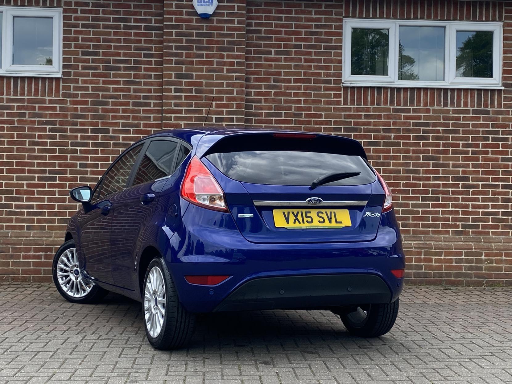 Ford Fiesta 1.0T EcoBoost Titanium Hatchback 5dr Petrol Powershift Euro 5 (100 ps)