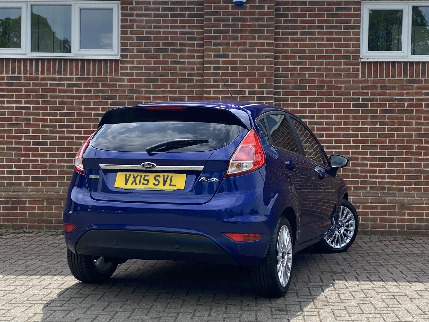 Ford Fiesta 1.0T EcoBoost Titanium Hatchback 5dr Petrol Powershift Euro 5 (100 ps)