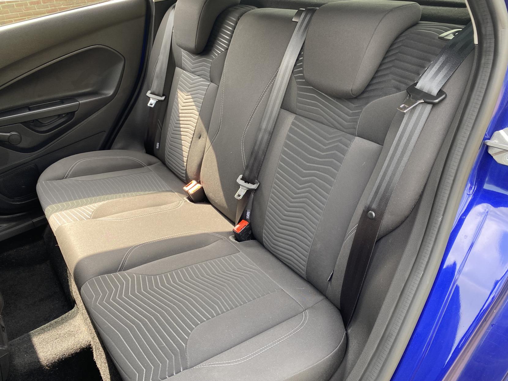 Ford Fiesta 1.0T EcoBoost Titanium Hatchback 5dr Petrol Powershift Euro 5 (100 ps)