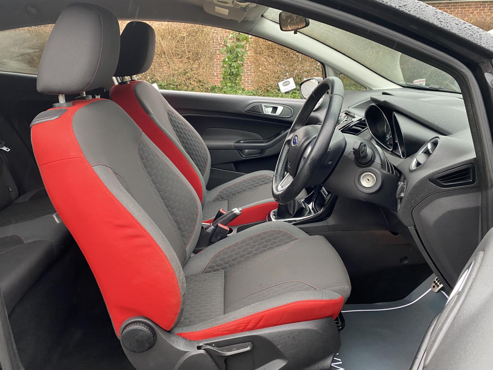 Ford Fiesta 1.0T EcoBoost Zetec S Hatchback 3dr Petrol Manual Euro 5 (s/s) (125 ps)