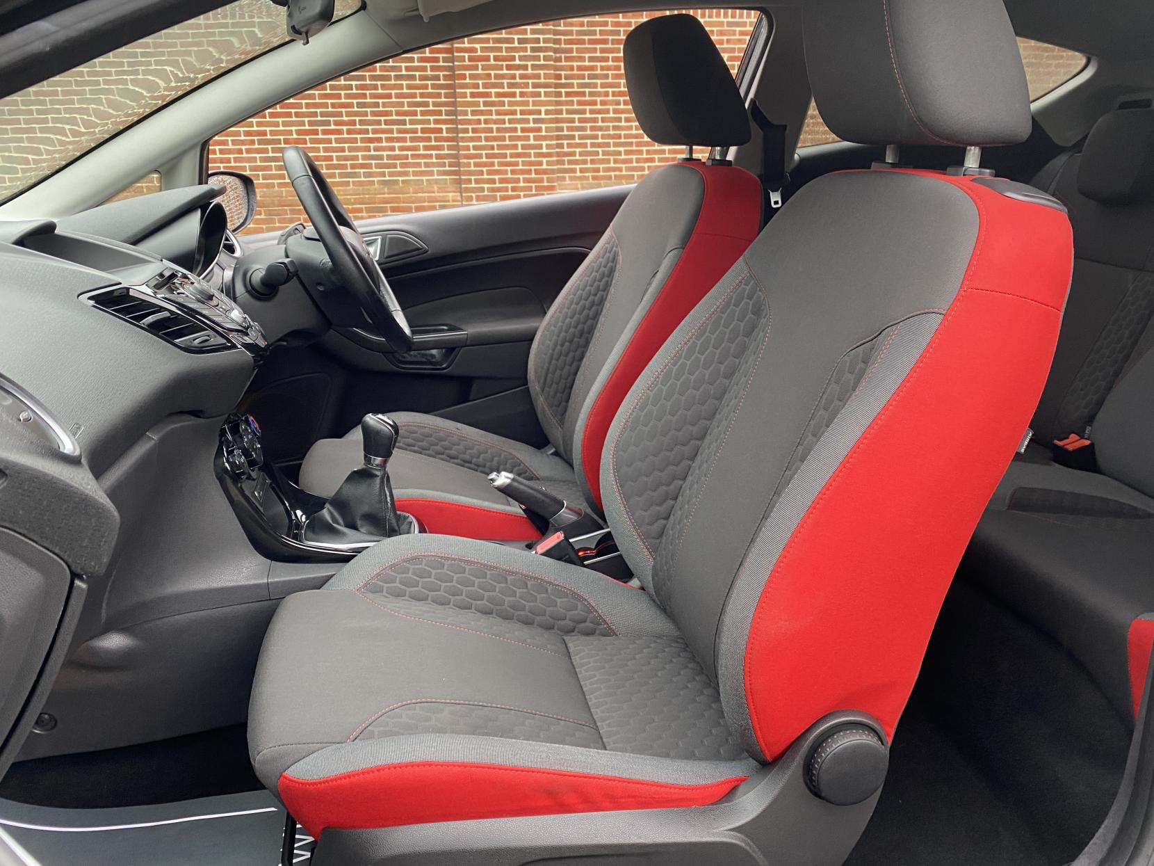 Ford Fiesta 1.0T EcoBoost Zetec S Hatchback 3dr Petrol Manual Euro 5 (s/s) (125 ps)