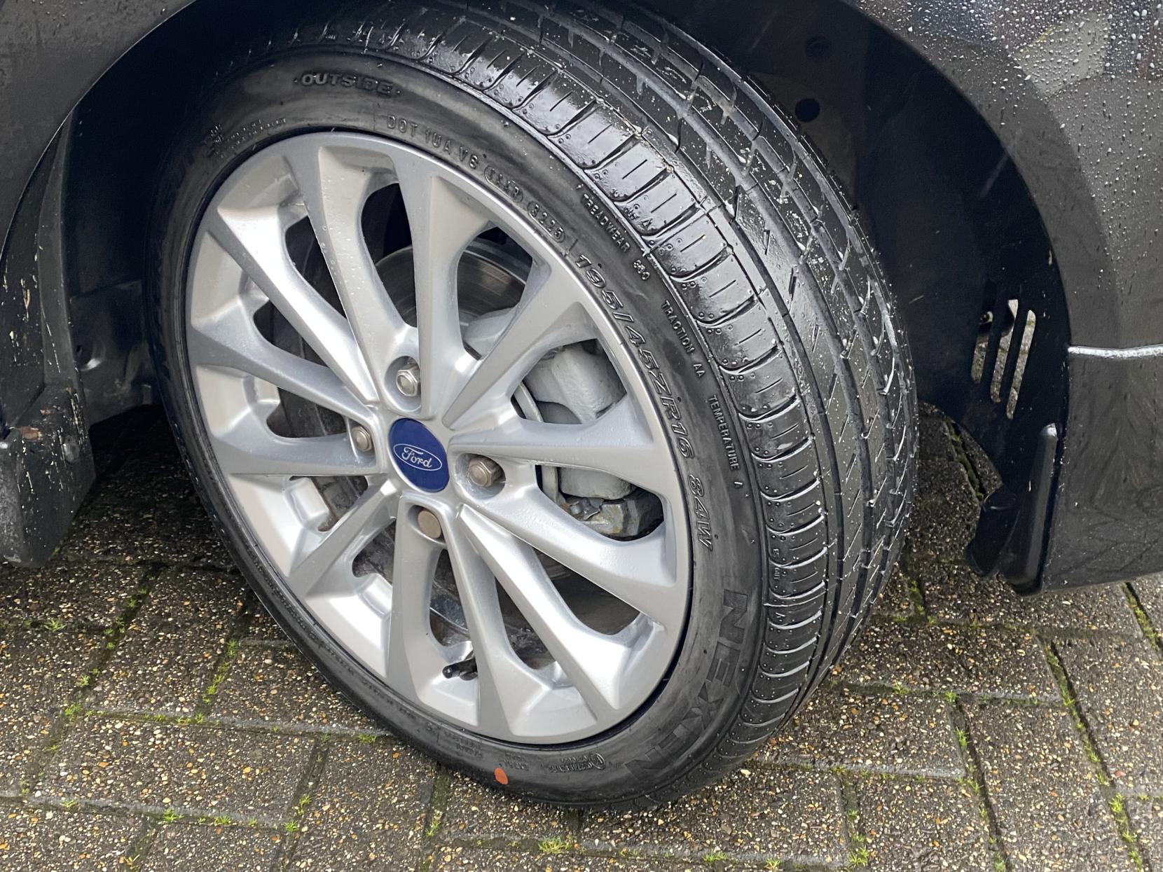 Ford Fiesta 1.0T EcoBoost Zetec S Hatchback 3dr Petrol Manual Euro 5 (s/s) (125 ps)