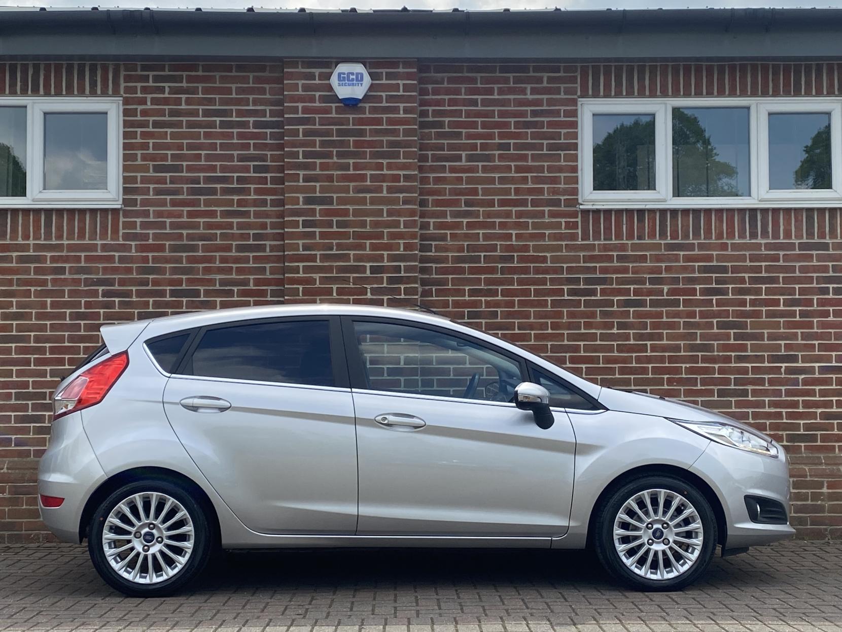 Ford Fiesta 1.0T EcoBoost Titanium Hatchback 5dr Petrol Manual Euro 5 (s/s) (100 ps)