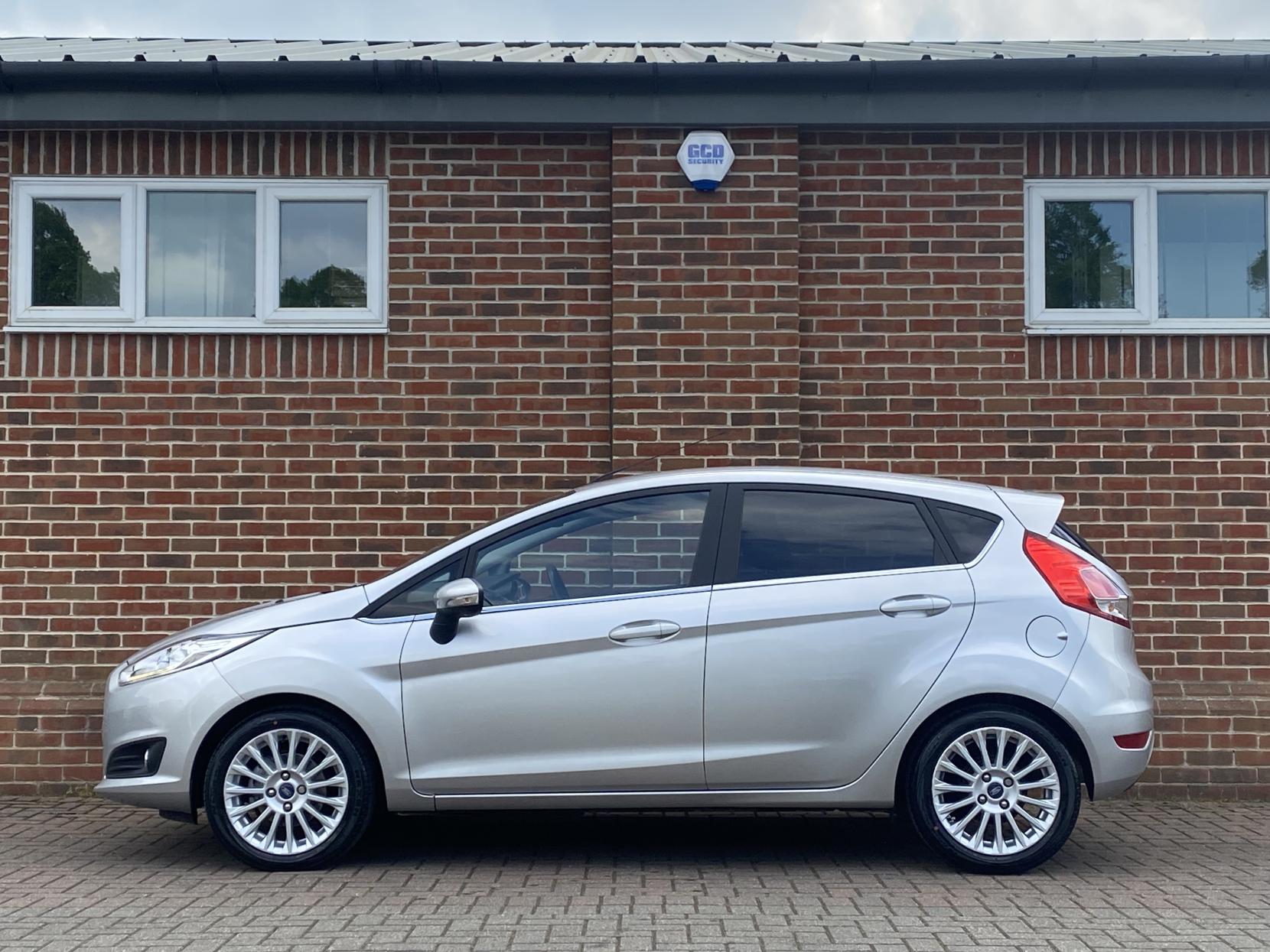 Ford Fiesta 1.0T EcoBoost Titanium Hatchback 5dr Petrol Manual Euro 5 (s/s) (100 ps)