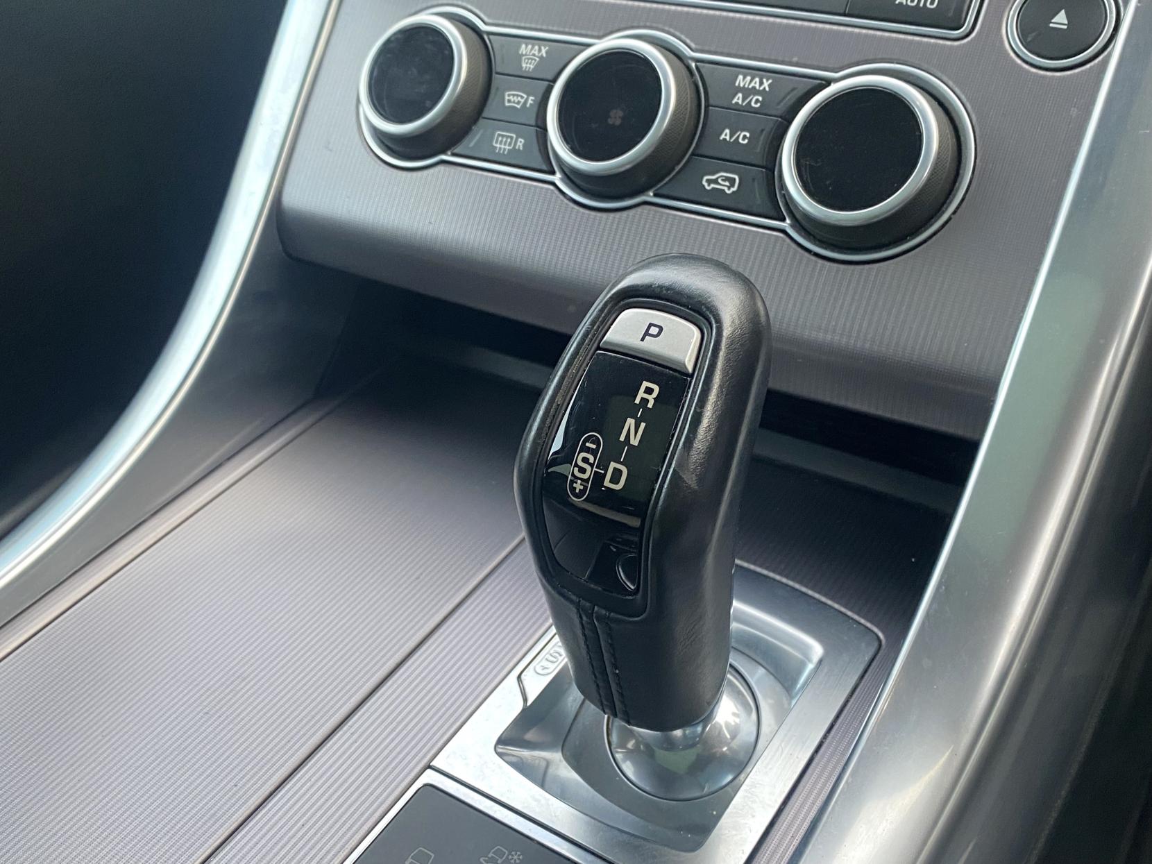 Land Rover Range Rover Sport 3.0 SD V6 HSE SUV 5dr Diesel Auto 4WD Euro 6 (s/s) (306 ps)