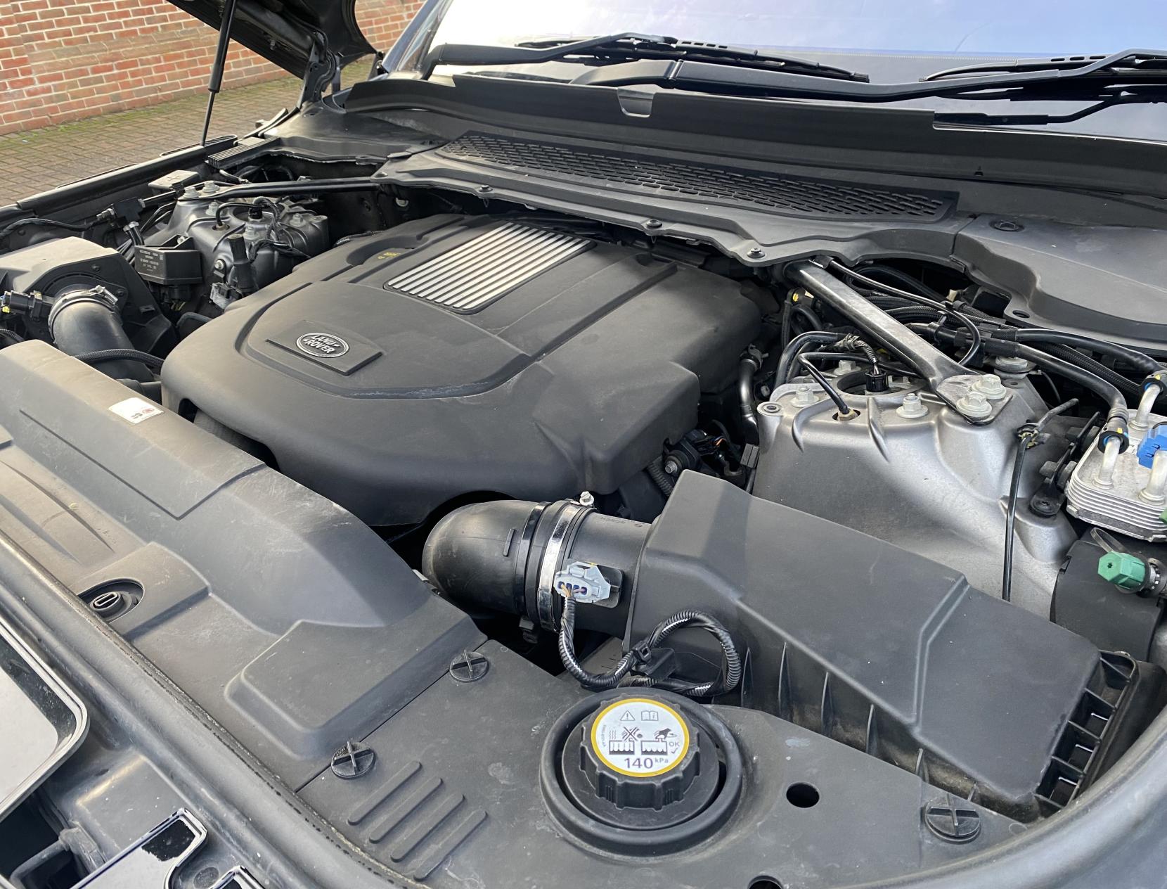 Land Rover Range Rover Sport 3.0 SD V6 HSE SUV 5dr Diesel Auto 4WD Euro 6 (s/s) (306 ps)