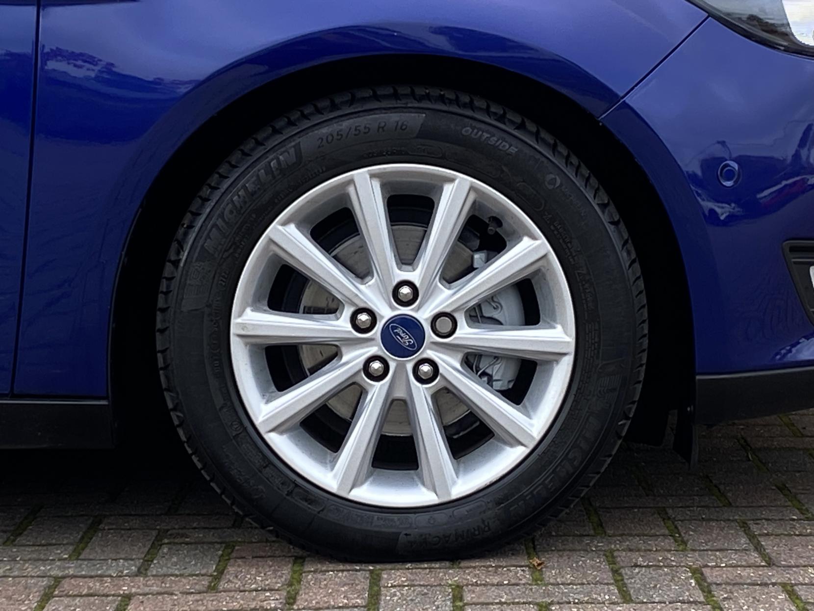 Ford Focus 1.0T EcoBoost Titanium Hatchback 5dr Petrol Manual Euro 6 (s/s) (125 ps)