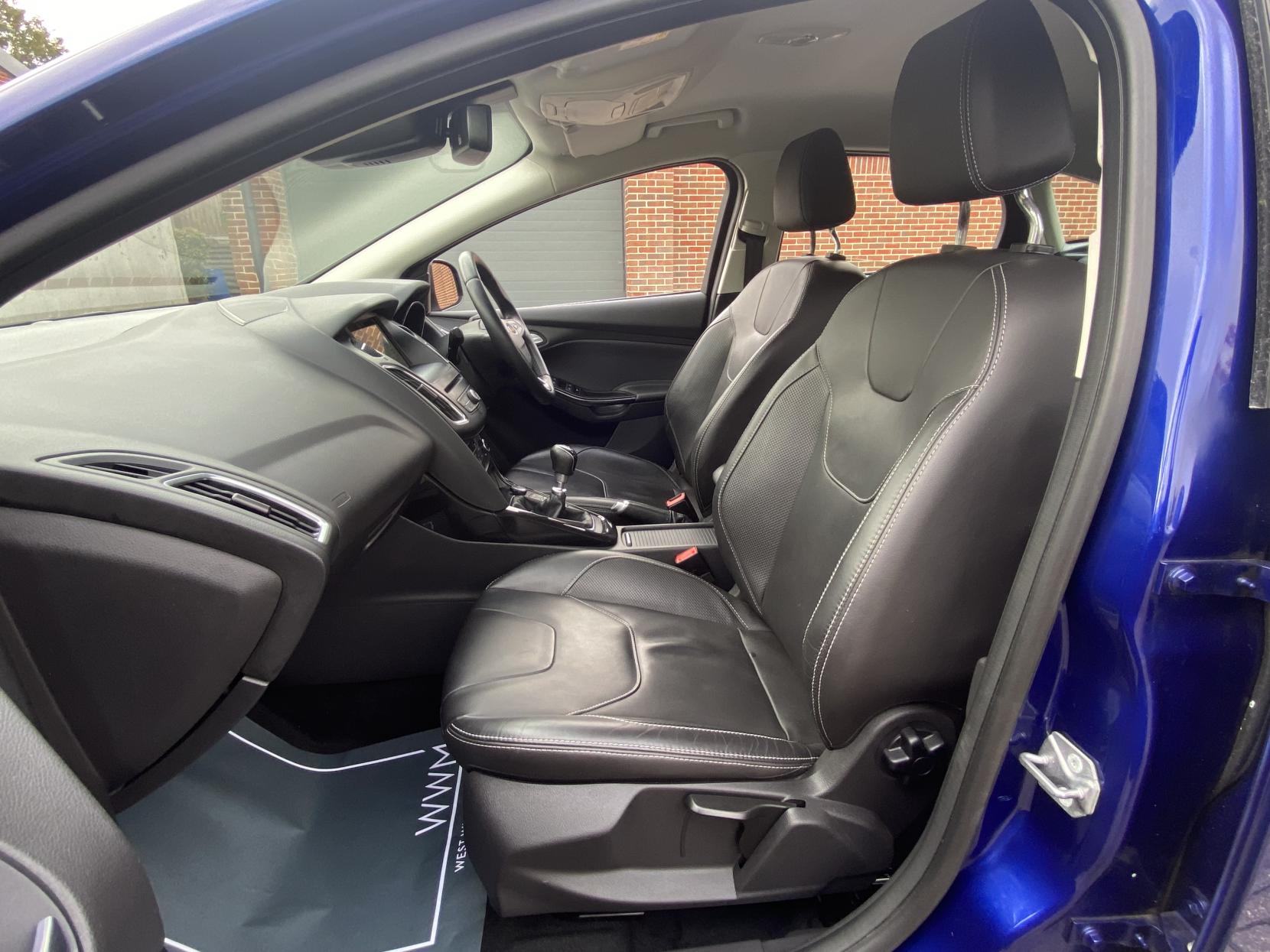 Ford Focus 1.0T EcoBoost Titanium Hatchback 5dr Petrol Manual Euro 6 (s/s) (125 ps)