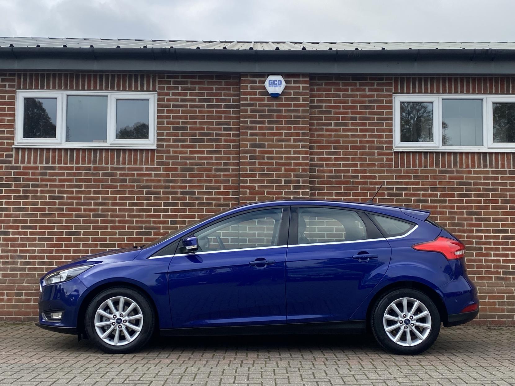 Ford Focus 1.0T EcoBoost Titanium Hatchback 5dr Petrol Manual Euro 6 (s/s) (125 ps)