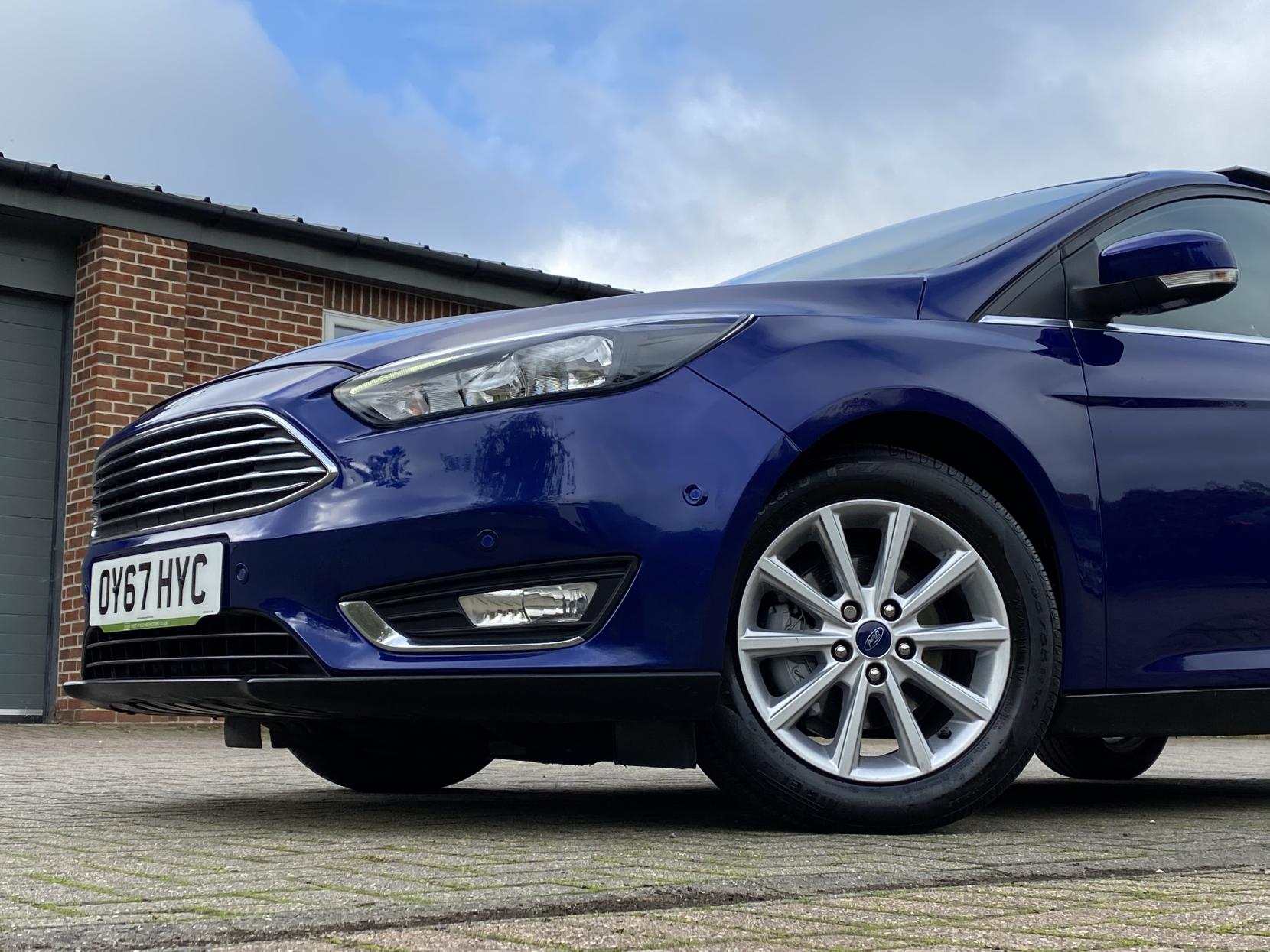 Ford Focus 1.0T EcoBoost Titanium Hatchback 5dr Petrol Manual Euro 6 (s/s) (125 ps)