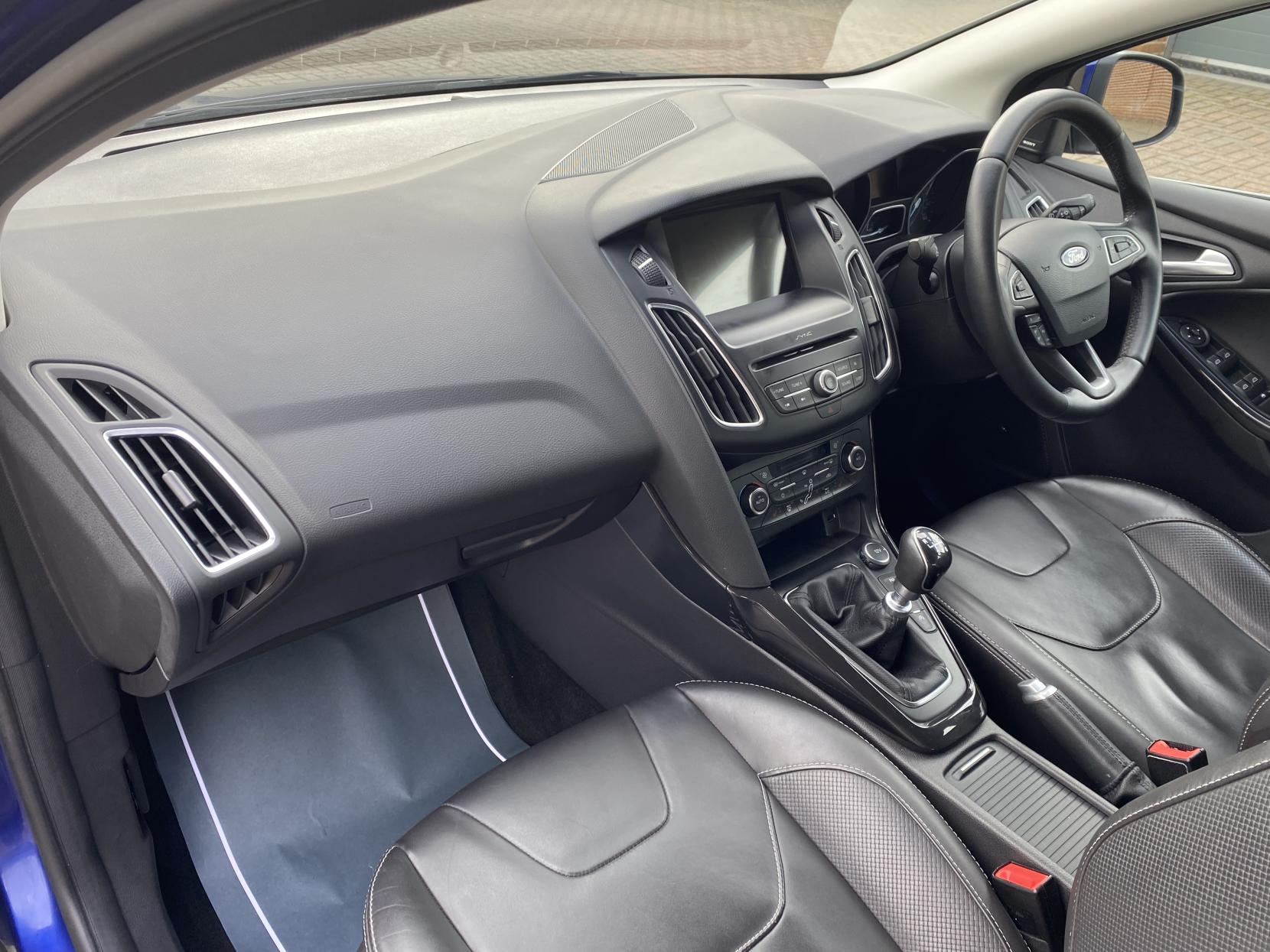 Ford Focus 1.0T EcoBoost Titanium Hatchback 5dr Petrol Manual Euro 6 (s/s) (125 ps)