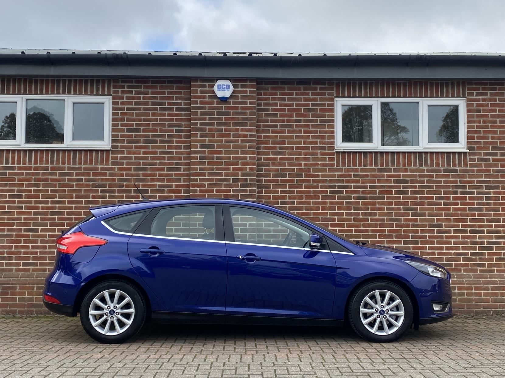 Ford Focus 1.0T EcoBoost Titanium Hatchback 5dr Petrol Manual Euro 6 (s/s) (125 ps)