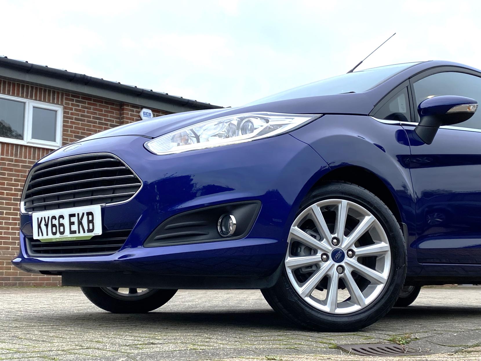 Ford Fiesta 1.0T EcoBoost Titanium Hatchback 3dr Petrol Manual Euro 6 (s/s) (125 ps)