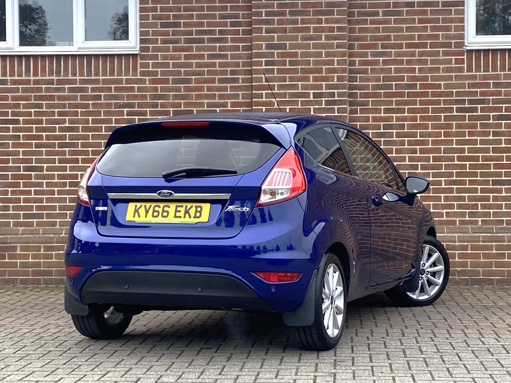 Ford Fiesta 1.0T EcoBoost Titanium Hatchback 3dr Petrol Manual Euro 6 (s/s) (125 ps)