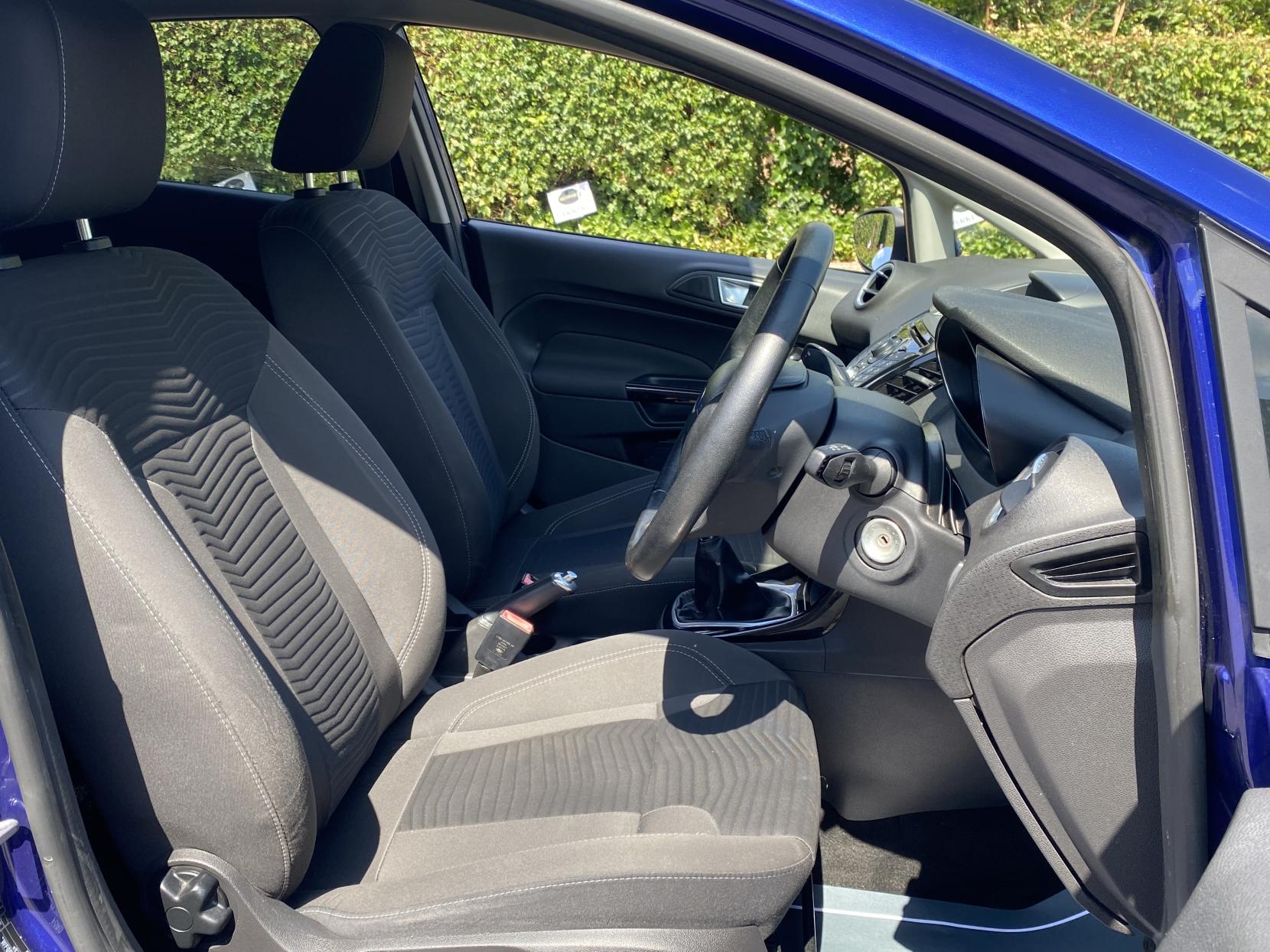 Ford Fiesta 1.0T EcoBoost Zetec Hatchback 5dr Petrol Manual Euro 5 (s/s) (100 ps)