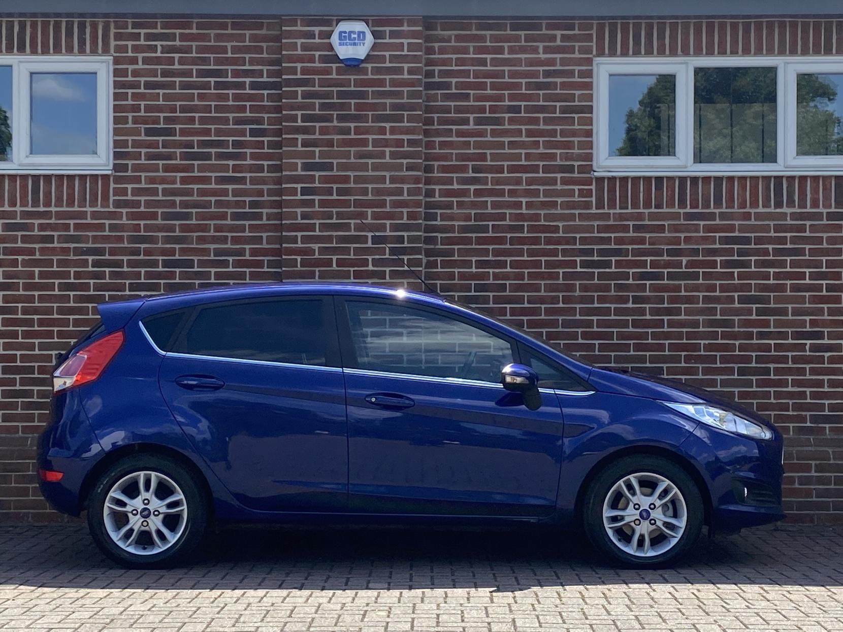 Ford Fiesta 1.0T EcoBoost Zetec Hatchback 5dr Petrol Manual Euro 5 (s/s) (100 ps)