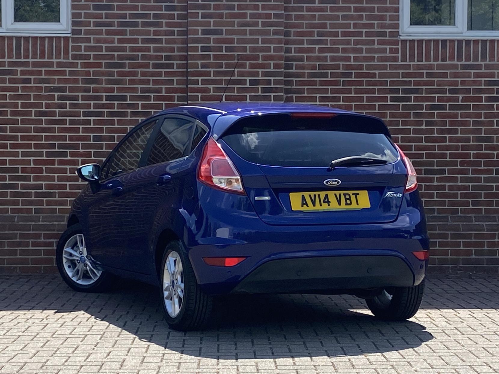 Ford Fiesta 1.0T EcoBoost Zetec Hatchback 5dr Petrol Manual Euro 5 (s/s) (100 ps)