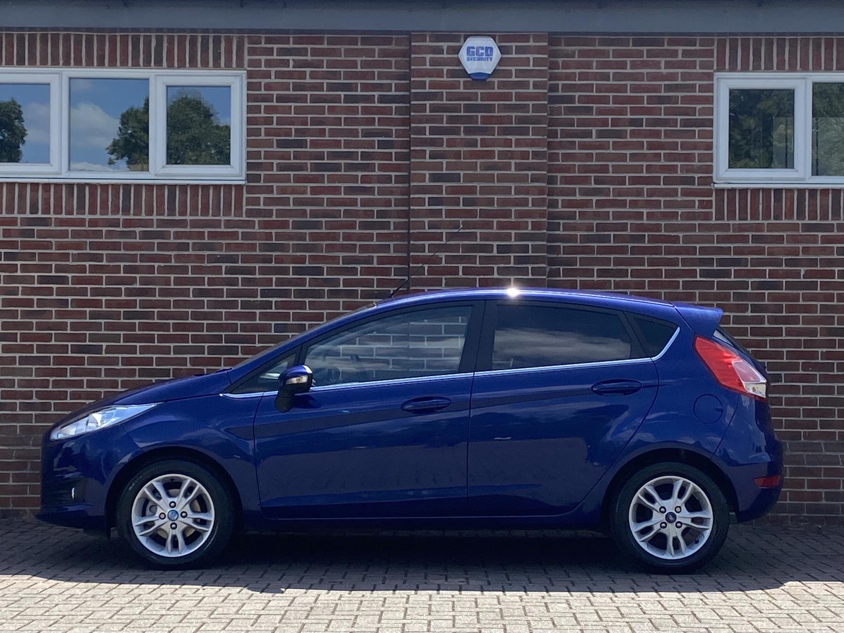 Ford Fiesta 1.0T EcoBoost Zetec Hatchback 5dr Petrol Manual Euro 5 (s/s) (100 ps)