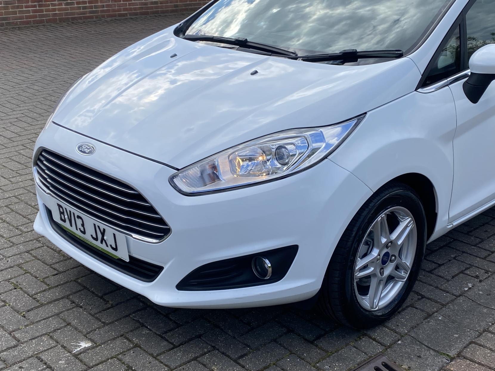 Ford Fiesta 1.0 Zetec Hatchback 5dr Petrol Manual Euro 5 (s/s) (80 ps)