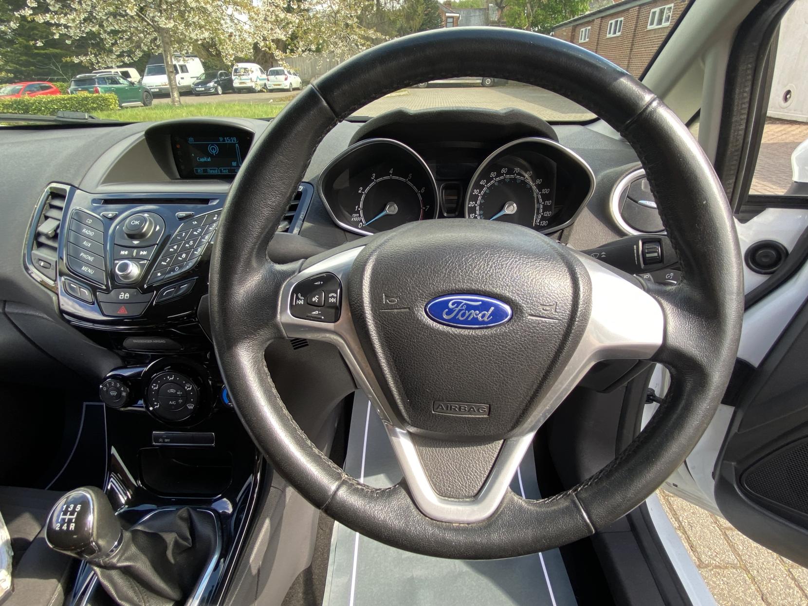 Ford Fiesta 1.0 Zetec Hatchback 5dr Petrol Manual Euro 5 (s/s) (80 ps)