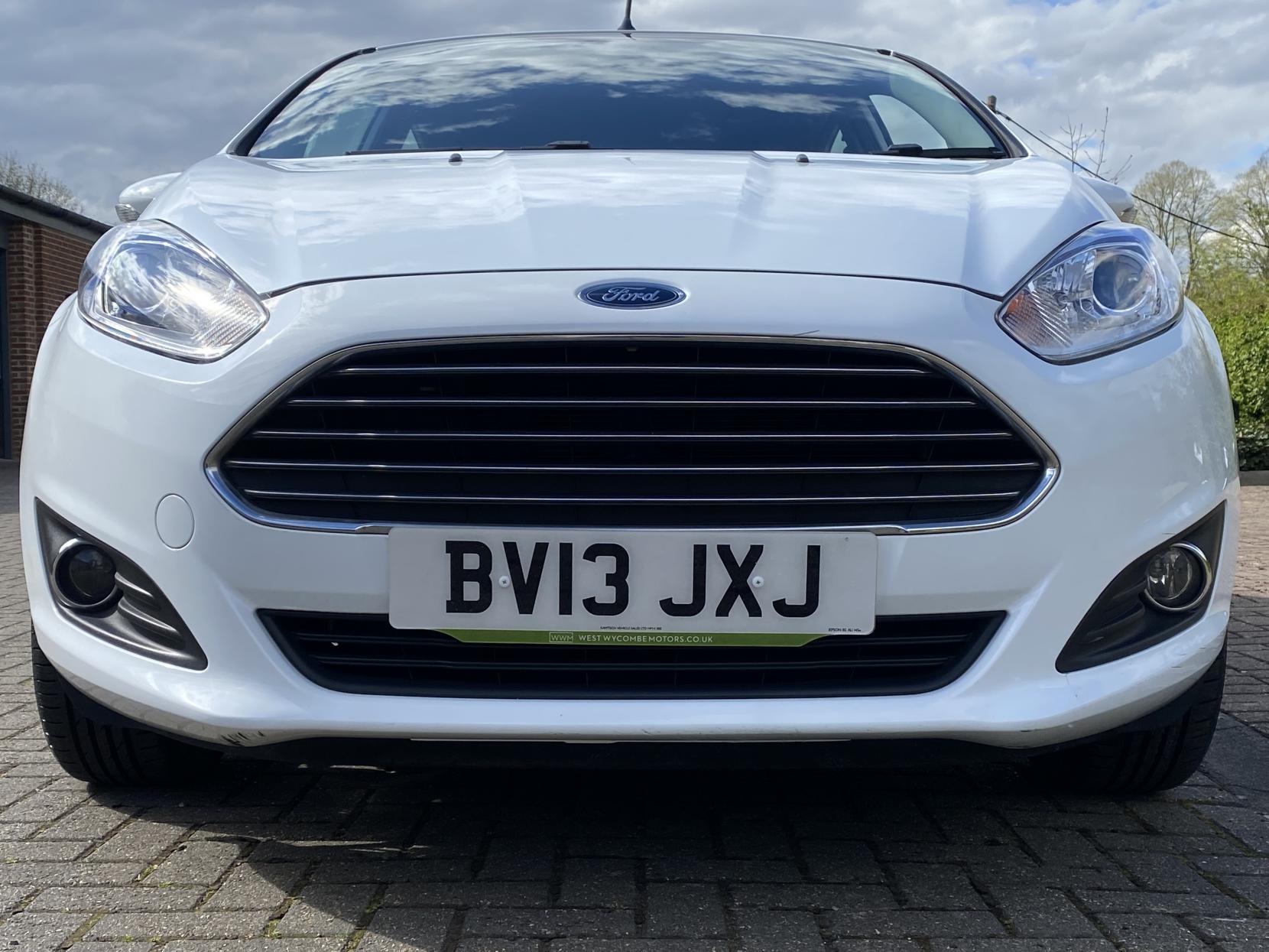 Ford Fiesta 1.0 Zetec Hatchback 5dr Petrol Manual Euro 5 (s/s) (80 ps)
