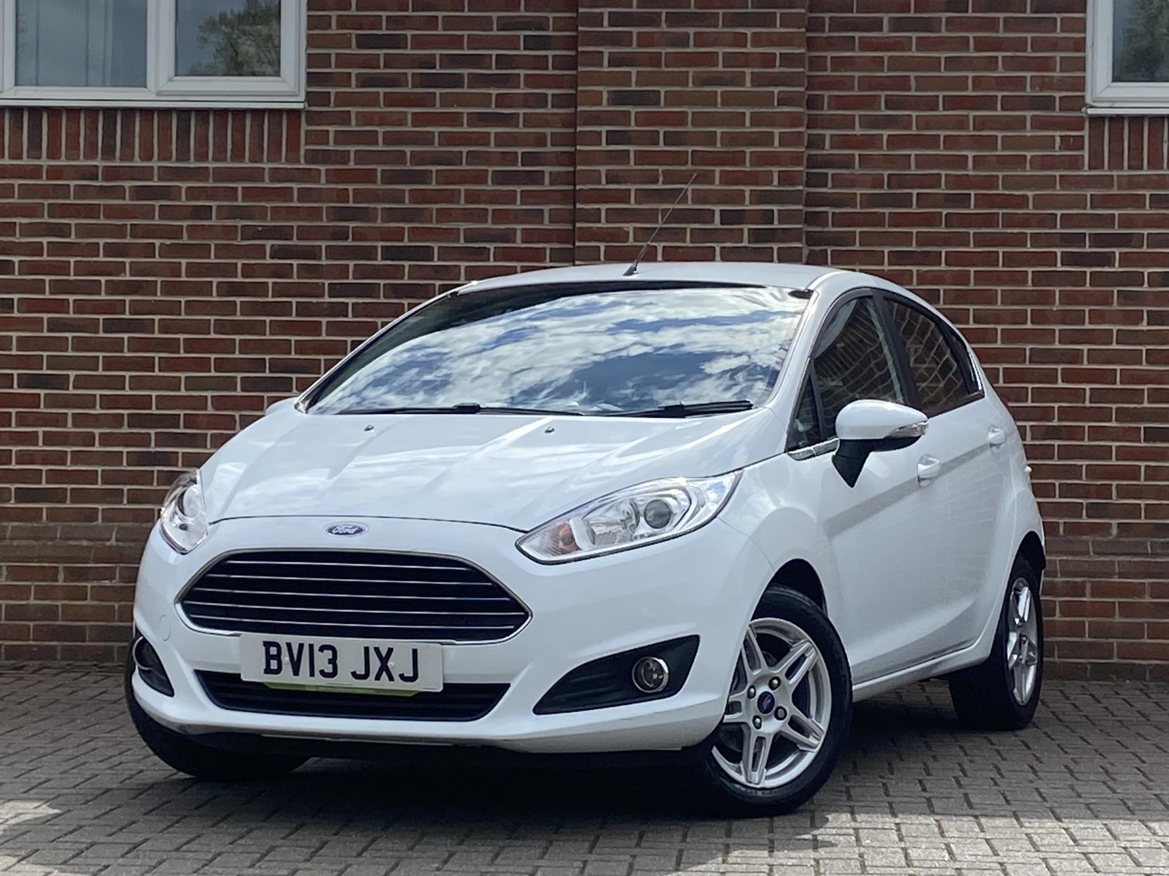 Ford Fiesta 1.0 Zetec Hatchback 5dr Petrol Manual Euro 5 (s/s) (80 ps)