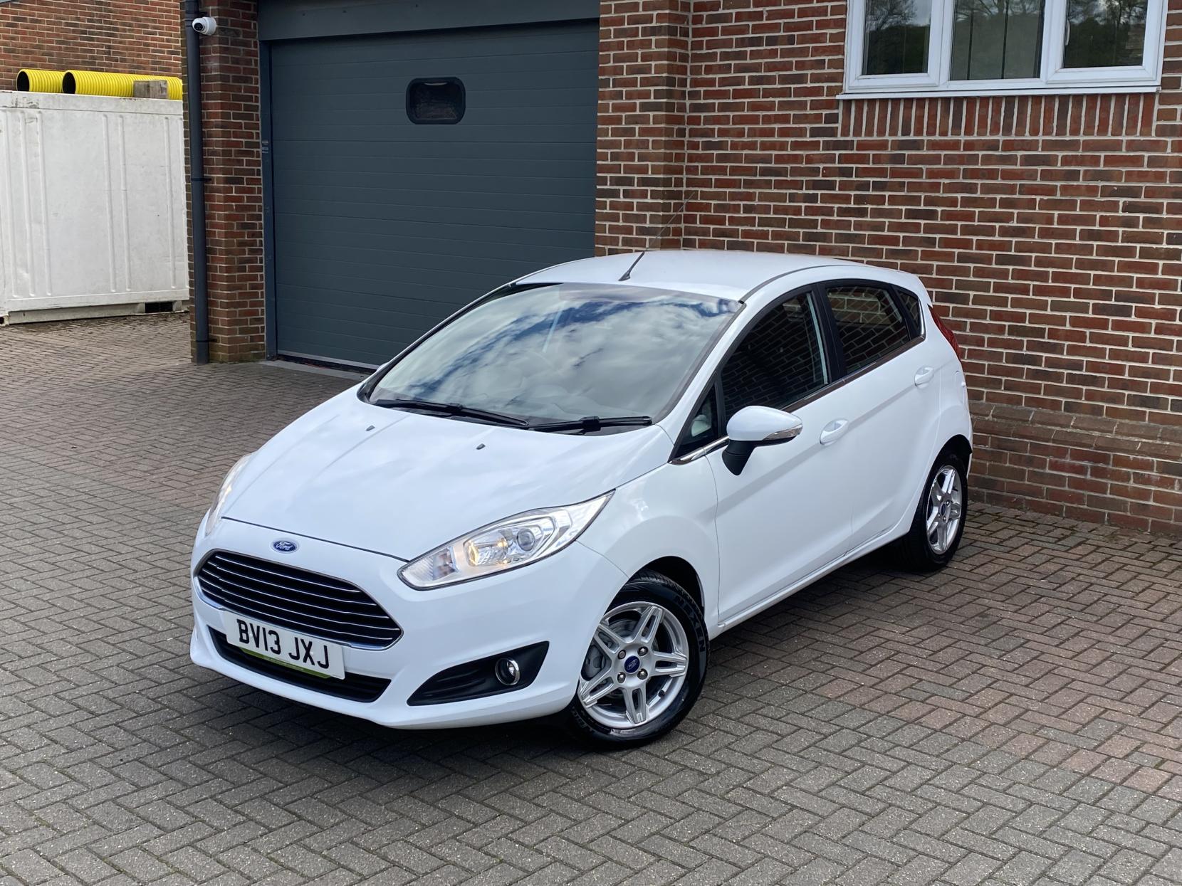 Ford Fiesta 1.0 Zetec Hatchback 5dr Petrol Manual Euro 5 (s/s) (80 ps)
