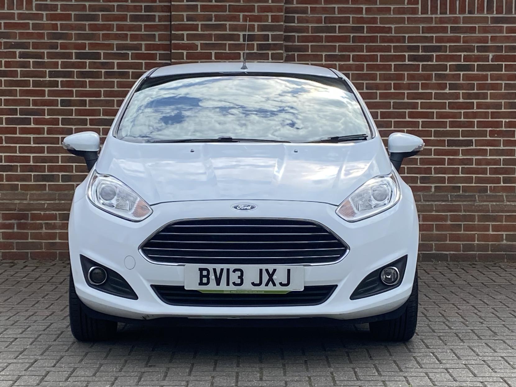 Ford Fiesta 1.0 Zetec Hatchback 5dr Petrol Manual Euro 5 (s/s) (80 ps)