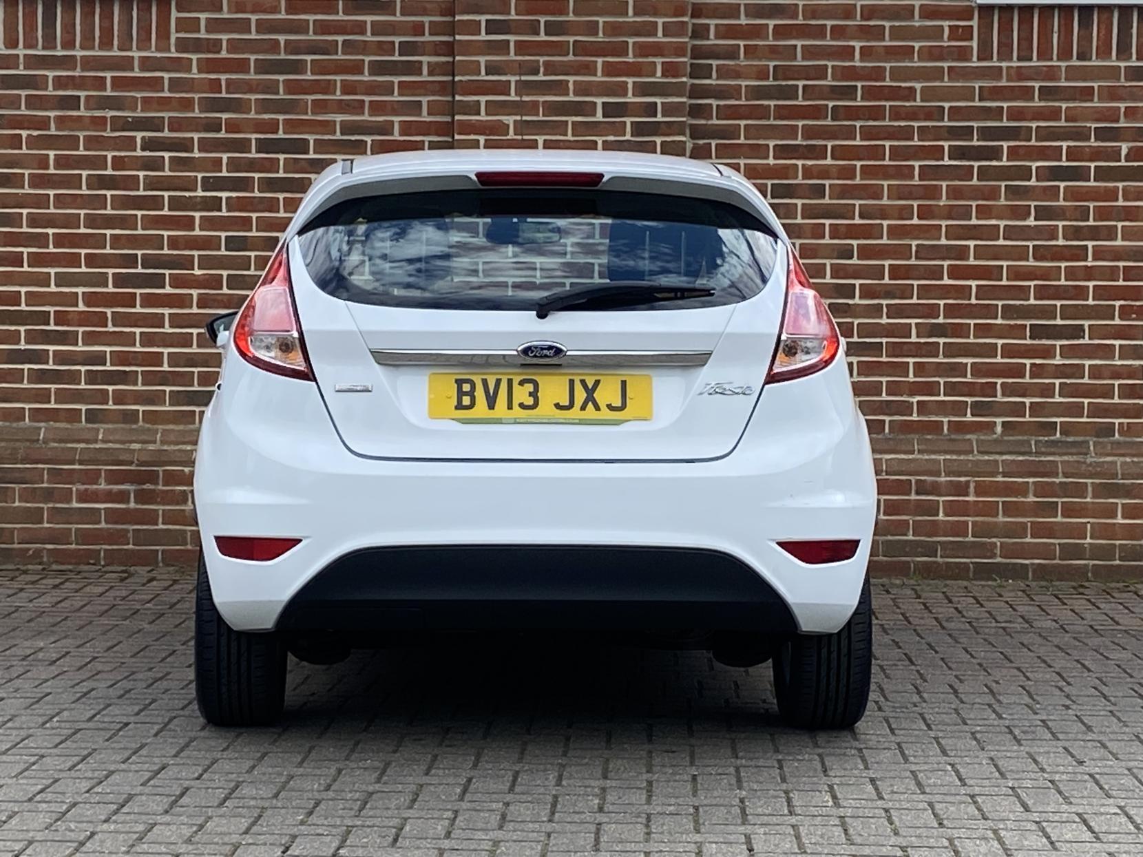 Ford Fiesta 1.0 Zetec Hatchback 5dr Petrol Manual Euro 5 (s/s) (80 ps)
