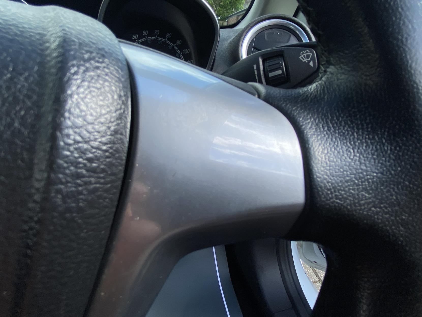 Ford Fiesta 1.0 Zetec Hatchback 5dr Petrol Manual Euro 5 (s/s) (80 ps)