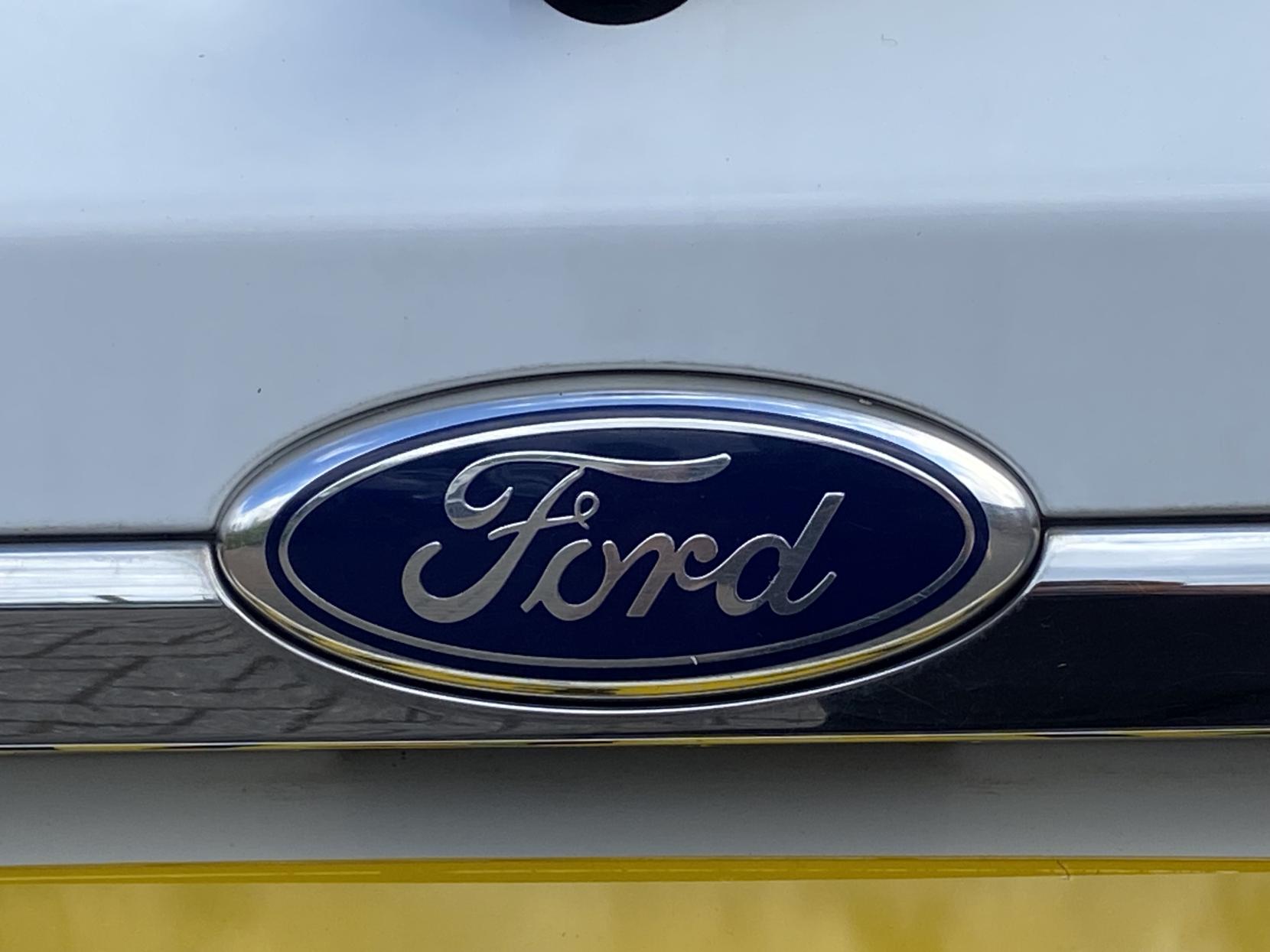 Ford Fiesta 1.0 Zetec Hatchback 5dr Petrol Manual Euro 5 (s/s) (80 ps)