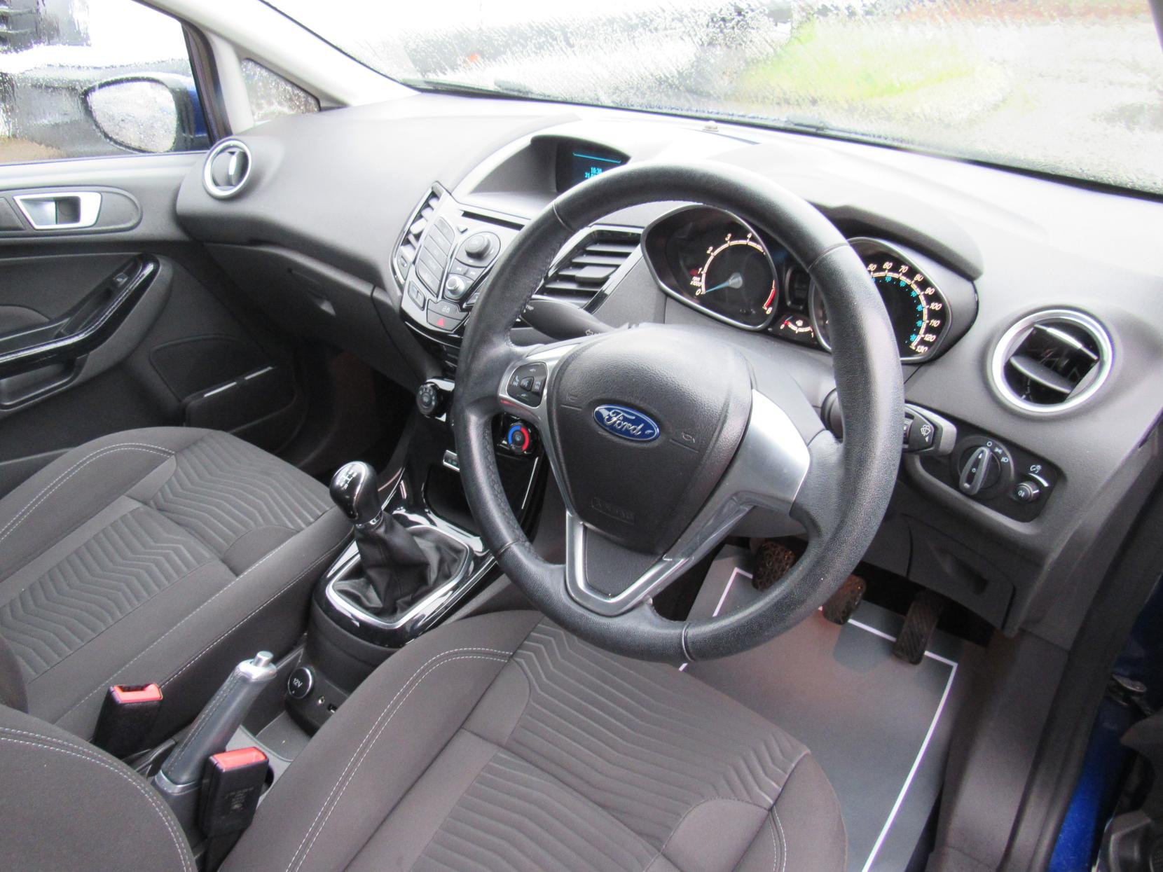 Ford Fiesta 1.0T EcoBoost Zetec Hatchback 5dr Petrol Manual Euro 5 (s/s) (100 ps)