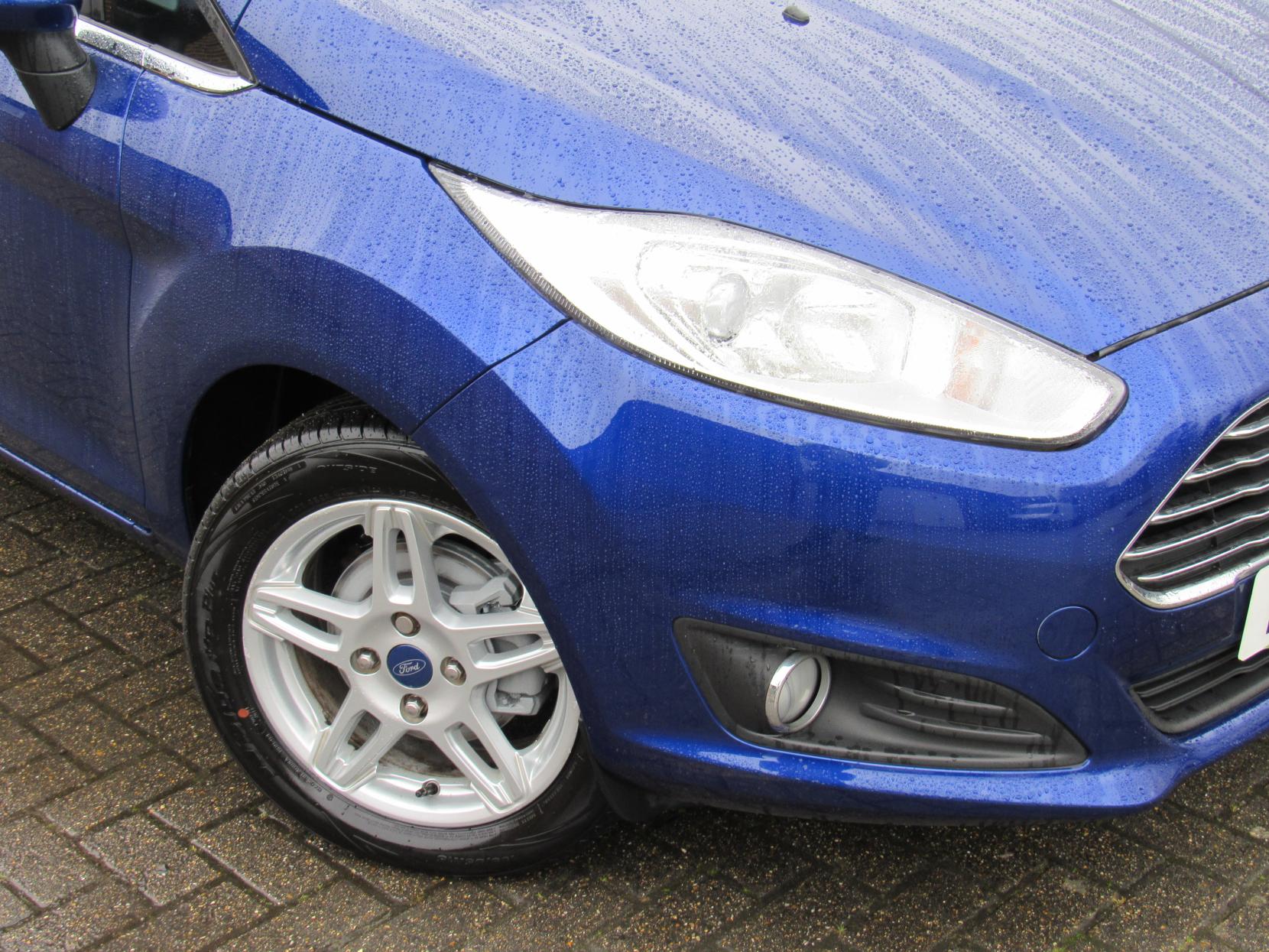 Ford Fiesta 1.0T EcoBoost Zetec Hatchback 5dr Petrol Manual Euro 5 (s/s) (100 ps)