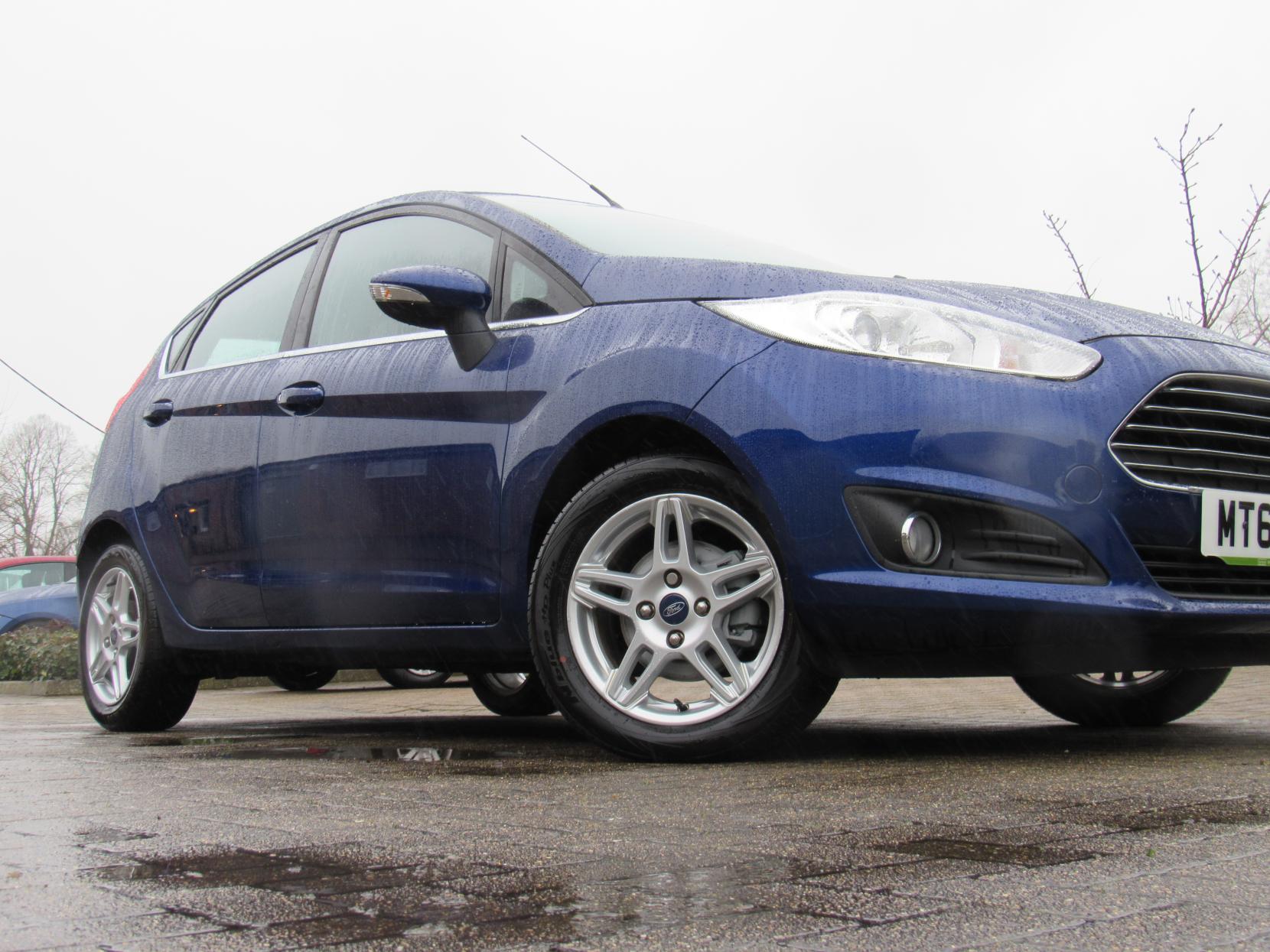 Ford Fiesta 1.0T EcoBoost Zetec Hatchback 5dr Petrol Manual Euro 5 (s/s) (100 ps)