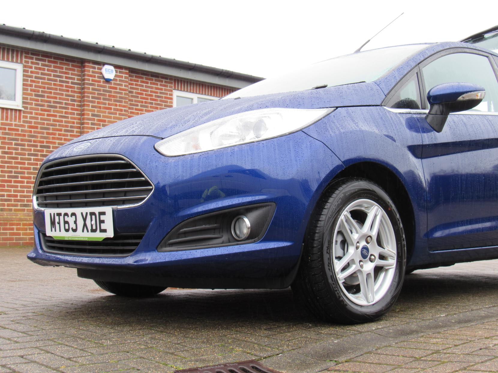 Ford Fiesta 1.0T EcoBoost Zetec Hatchback 5dr Petrol Manual Euro 5 (s/s) (100 ps)