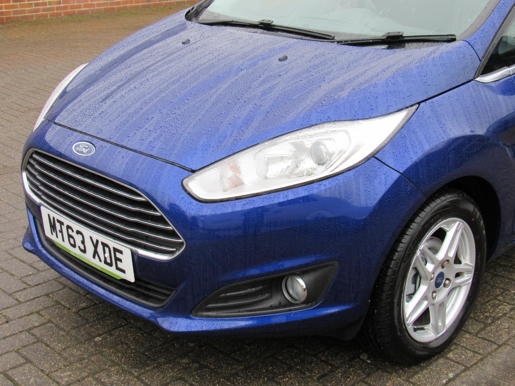 Ford Fiesta 1.0T EcoBoost Zetec Hatchback 5dr Petrol Manual Euro 5 (s/s) (100 ps)