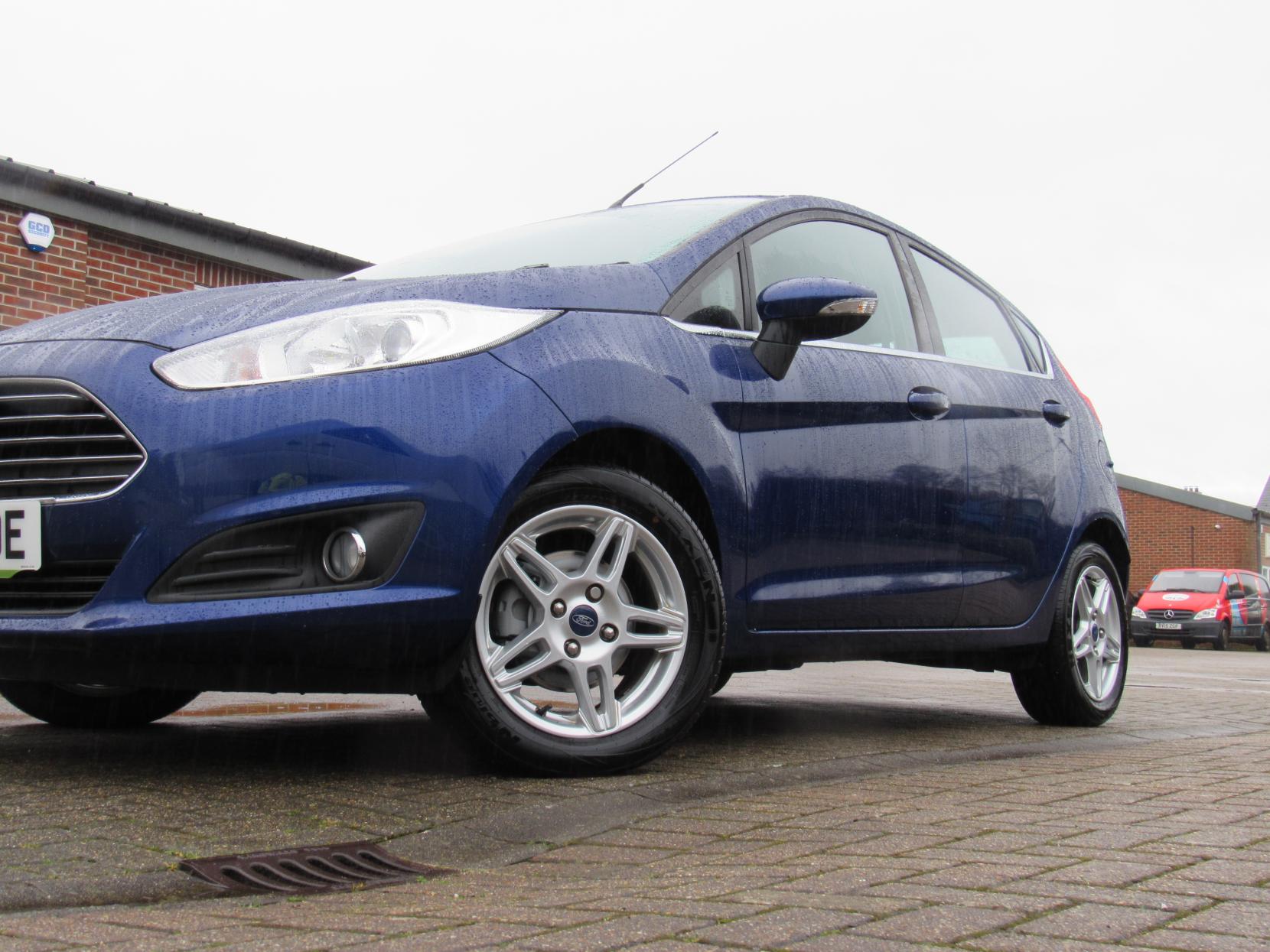 Ford Fiesta 1.0T EcoBoost Zetec Hatchback 5dr Petrol Manual Euro 5 (s/s) (100 ps)