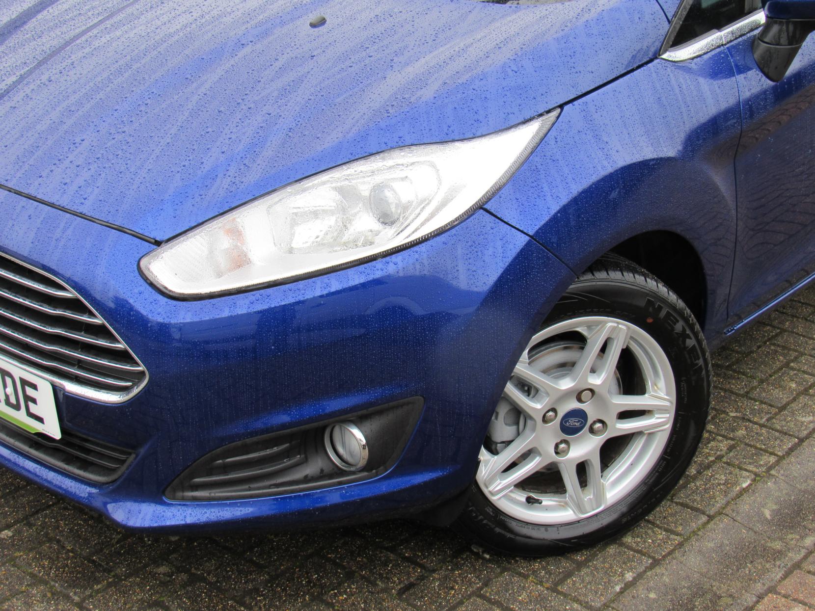 Ford Fiesta 1.0T EcoBoost Zetec Hatchback 5dr Petrol Manual Euro 5 (s/s) (100 ps)