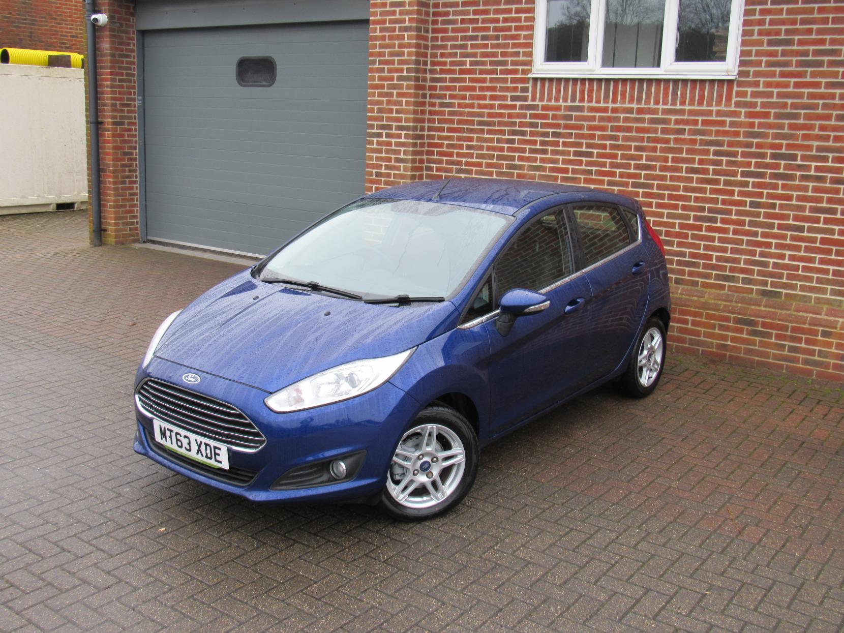 Ford Fiesta 1.0T EcoBoost Zetec Hatchback 5dr Petrol Manual Euro 5 (s/s) (100 ps)