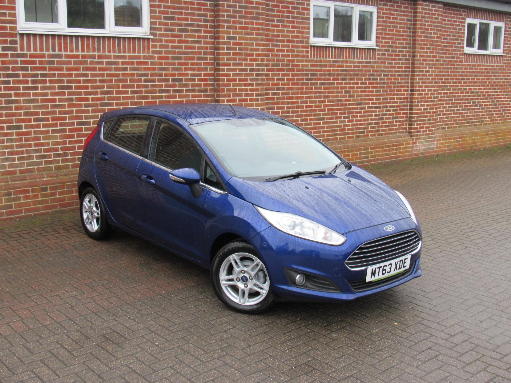 Ford Fiesta 1.0T EcoBoost Zetec Hatchback 5dr Petrol Manual Euro 5 (s/s) (100 ps)