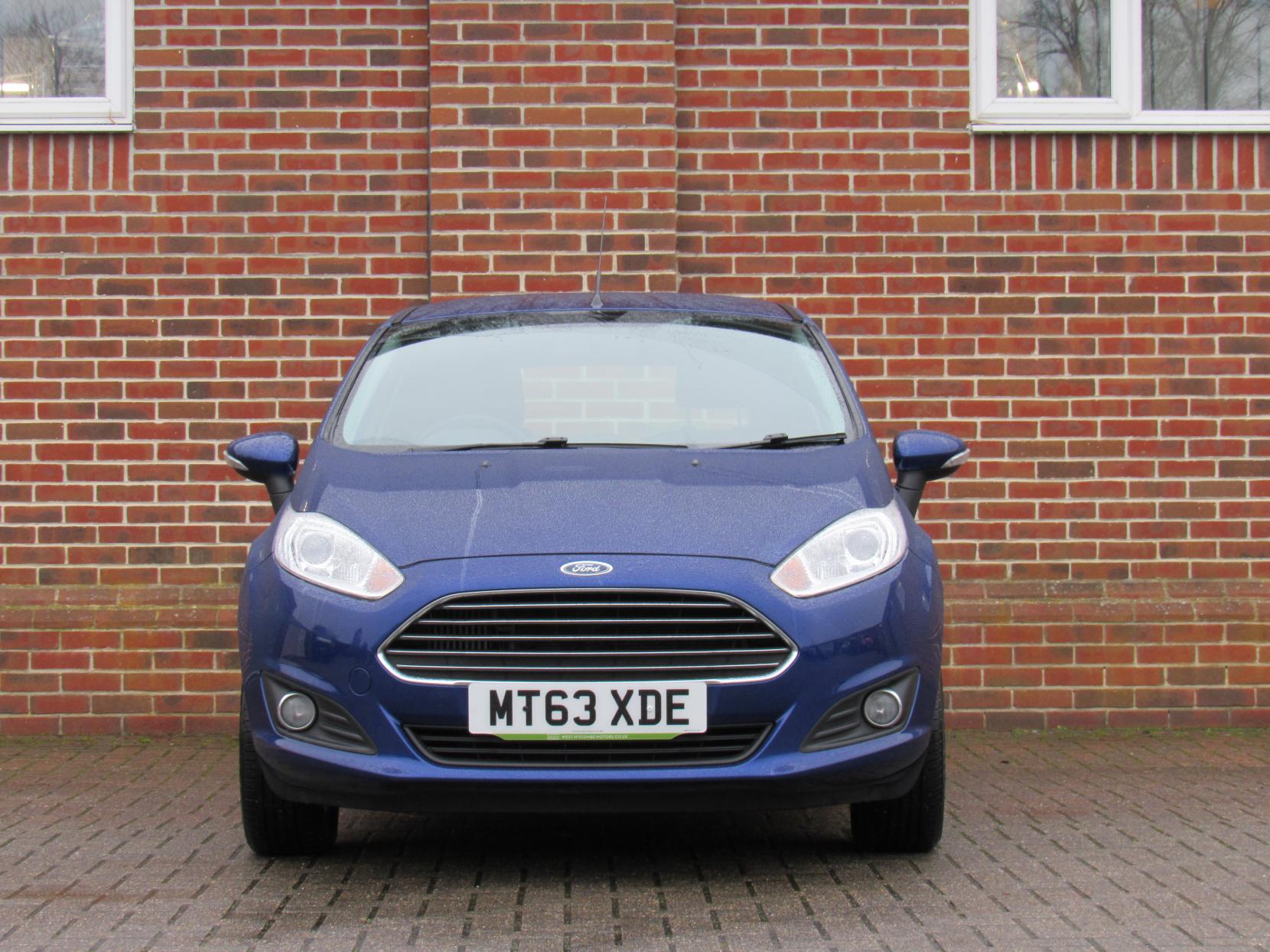 Ford Fiesta 1.0T EcoBoost Zetec Hatchback 5dr Petrol Manual Euro 5 (s/s) (100 ps)